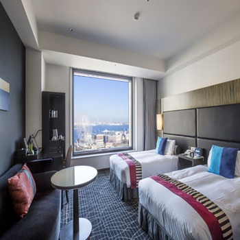 花束やスイーツでサプライズプロポーズ4242566