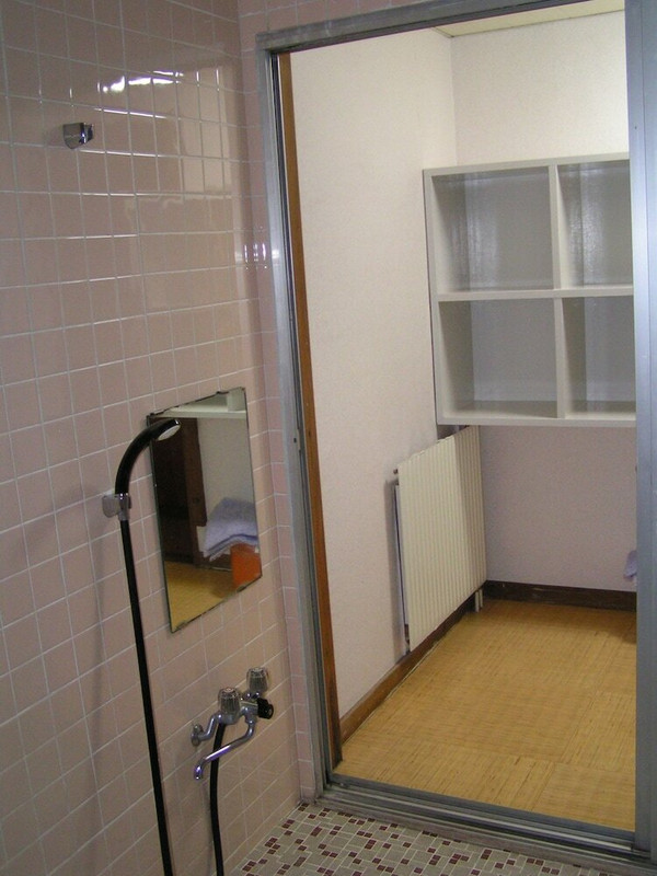 バスルームのシャワー