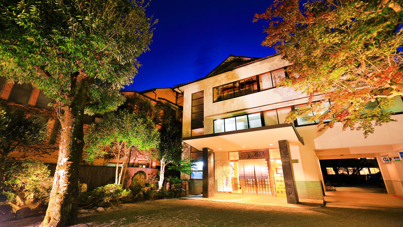 渓流沿いに建つ、棟方志功が愛した静かな温泉宿3524296