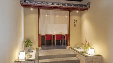 施設の入り口 / 29