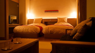 月の浮かぶ露天風呂のリラクゼーションスイート [和洋室] [禁煙] [海が見える]