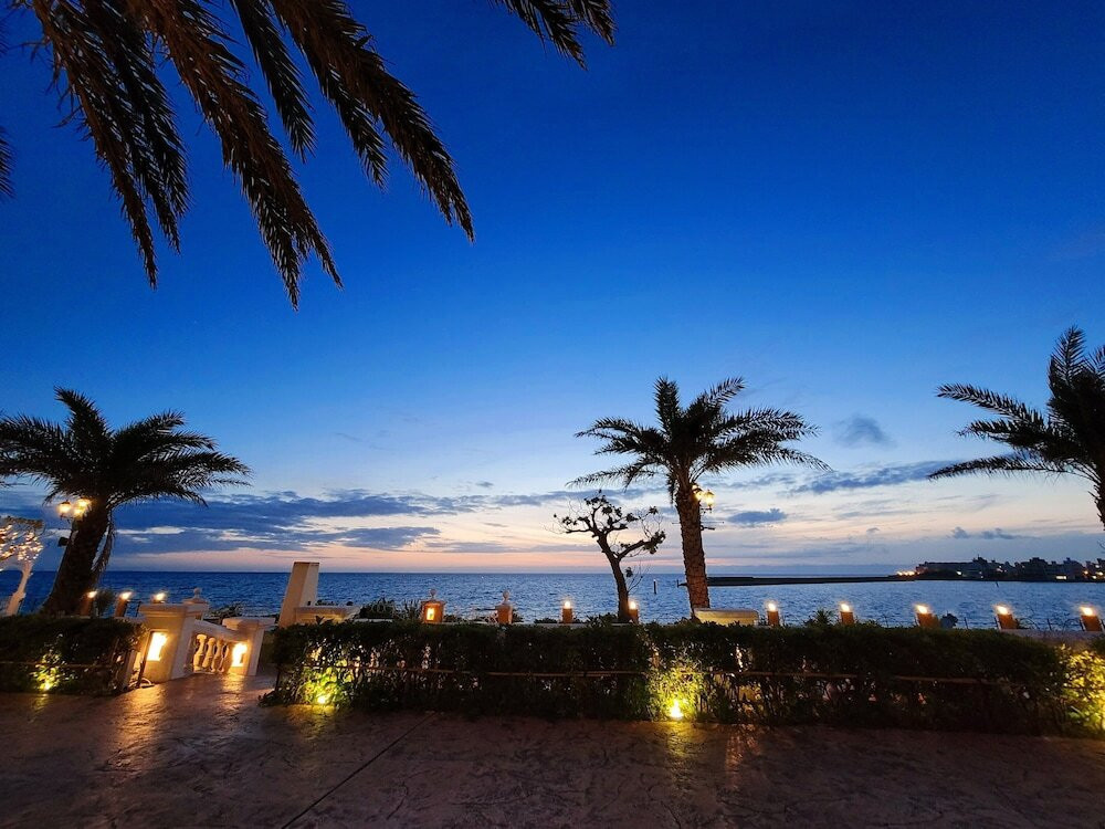 県内屈指のサンセットが堪能できる『デポアイランド』