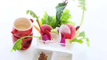 季節野菜のバーニャカウダ一例 / 3