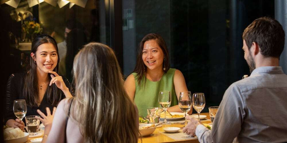 客室内のダイニングエリア