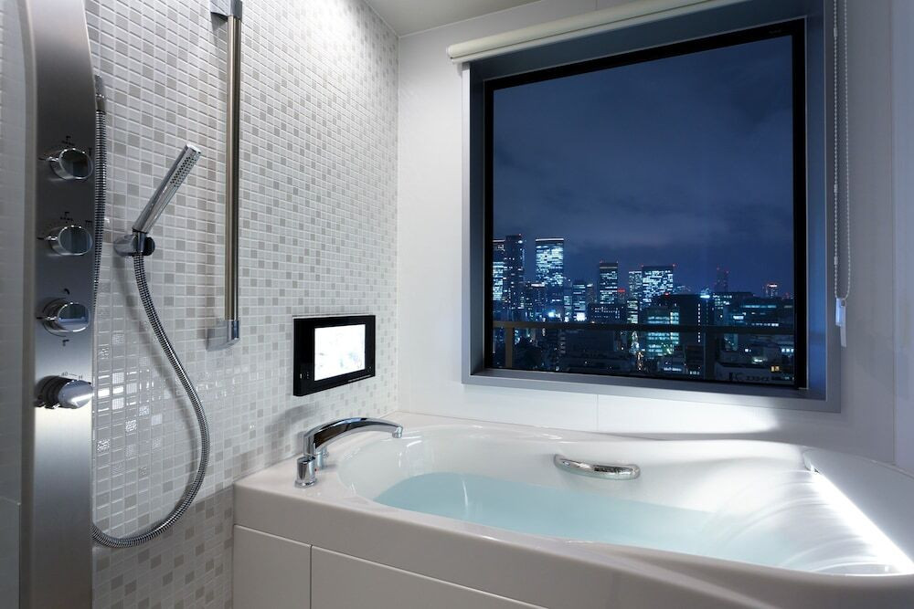 レインシャワーが降り注ぐ癒しのビューバスルーム4249602