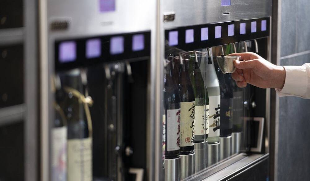 自分でお酒を選ぶディスペンサー / 1