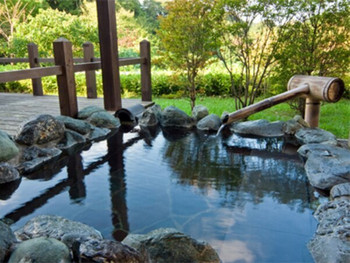 緑と静寂に囲まれた大人の隠れ宿3643121