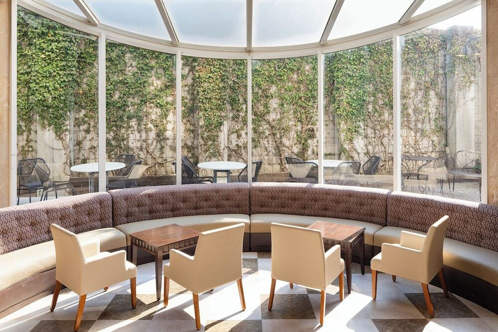 ロビーラウンジ