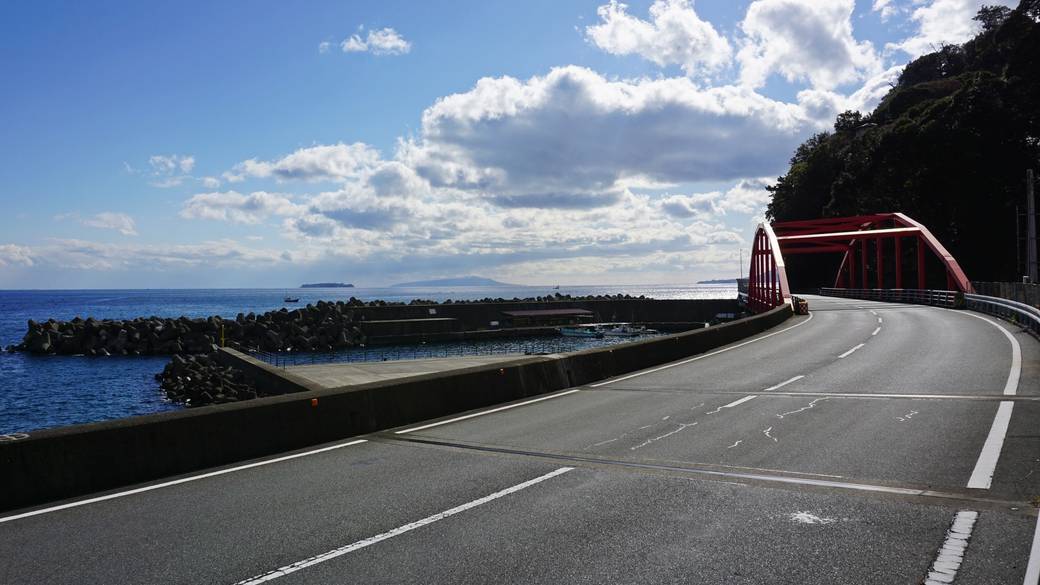 ドライブしながら
海の見える「熱海」へ
 / 2