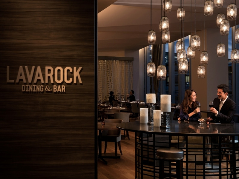 Dining & Bar 　LAVAROCK①
