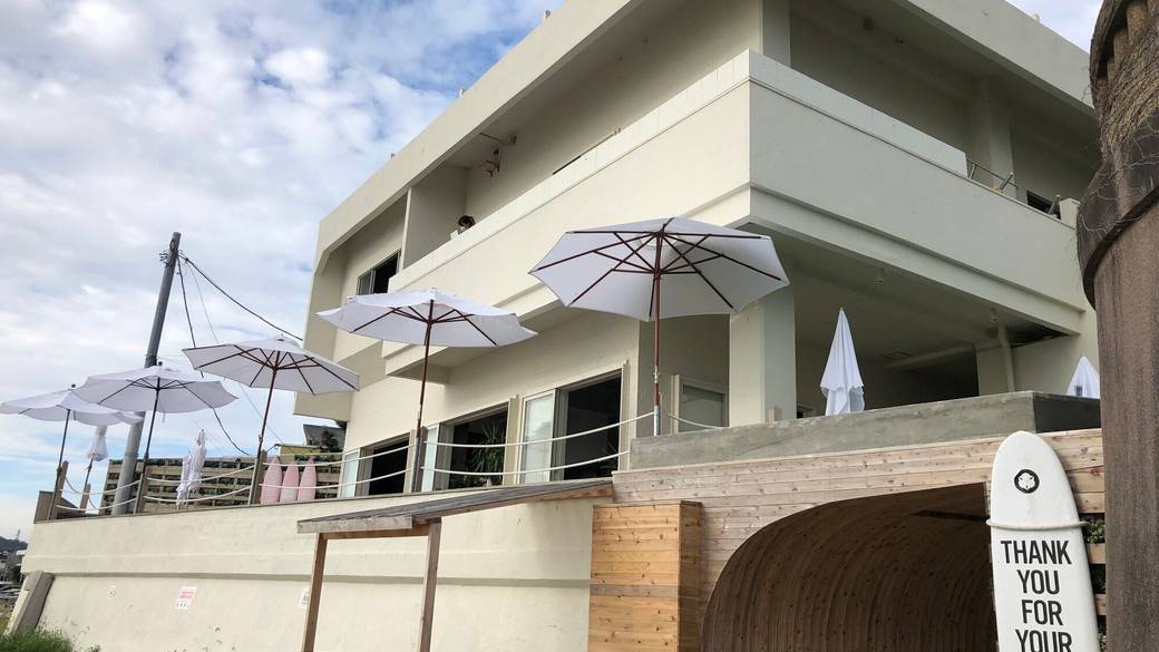 海辺のカフェで
至福のひとときを / 4