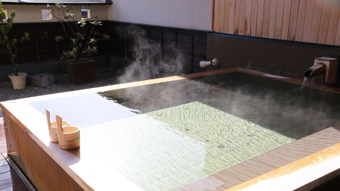 Open-air bath