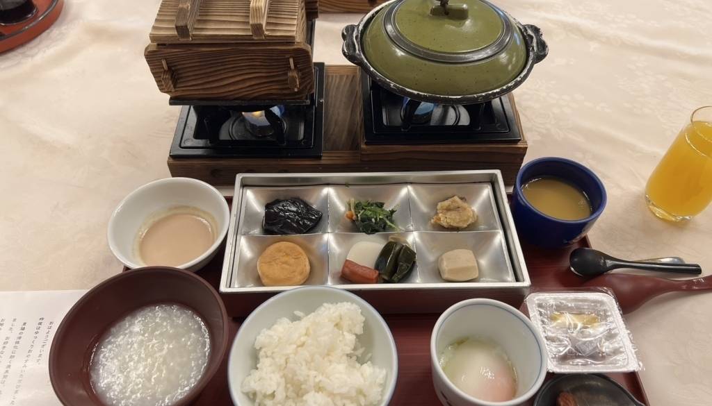 「源泉粥」が自慢♪
こだわりの朝食 / 1