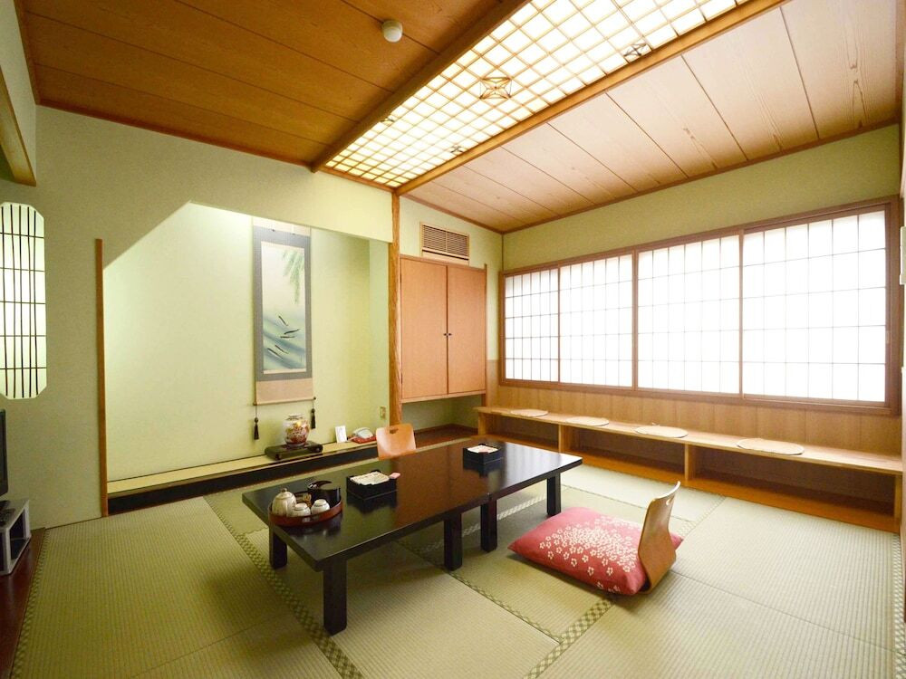 6.1人旅プランあり、食事量が選べる宿「花ごよみ/和倉温泉」4244937