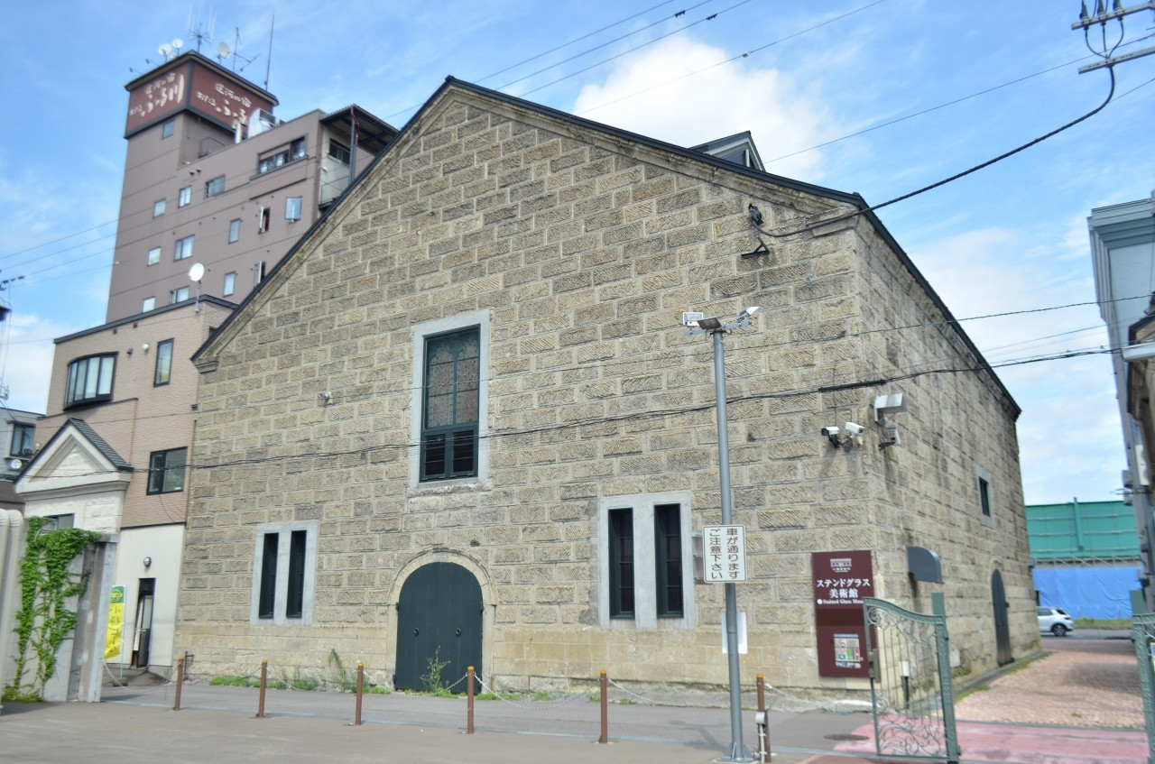 5.神聖な光の空間に息を呑む「小樽芸術村 ステンドグラス美術館」3765481