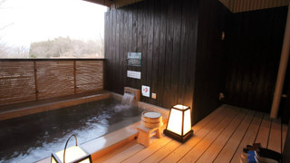 スーペリア洋室（露天風呂付き/ 定員2〜3名/ チェックイン18時まで / 最終夕食時間19:30）