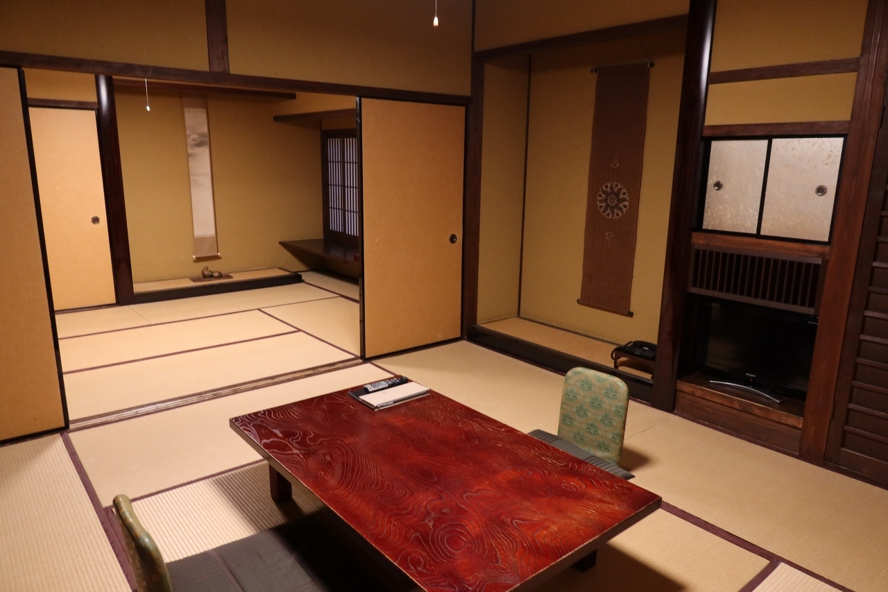 女将特製のフレッシュな野菜ジュースから始まる里山の朝食4229017