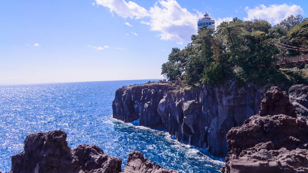 「城ヶ崎海岸」で
大自然の神秘に感動 / 2
