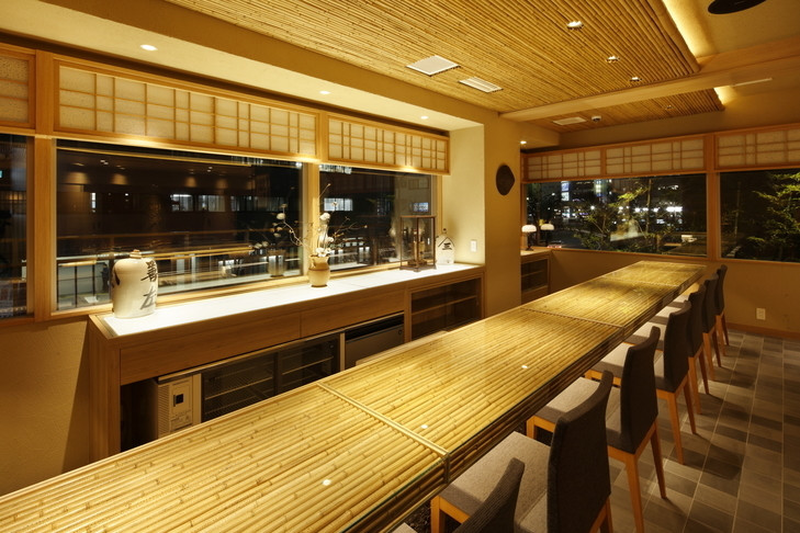和とBAR 月の小路 カウンター