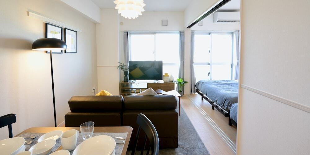 客室内のダイニングエリア