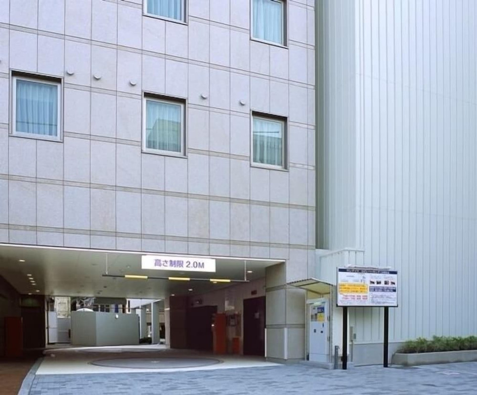 RV またはトラック用駐車場