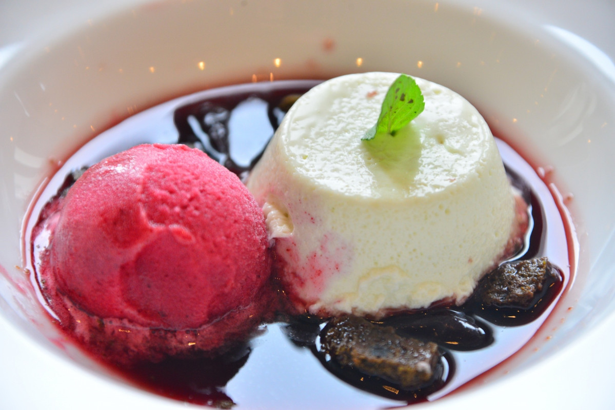 レストラン昼食デザート