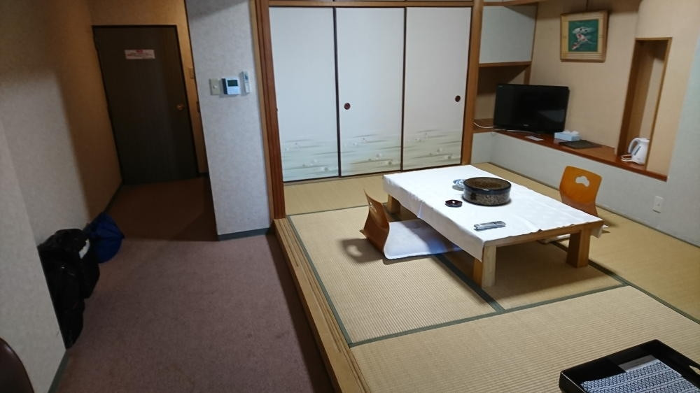 こちらが和室。作業用に重宝した。