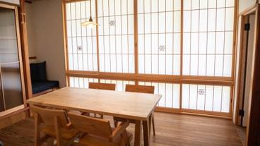 デラックスルーム 四角のテーブル / 12