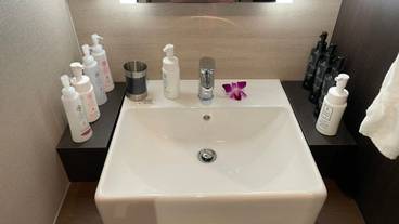 温泉露天風呂付きメゾネット／洗面台 / 8