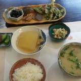 食do 葉。葉。さん（ショクドウパパサン）