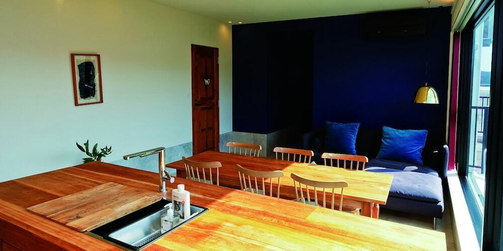 客室内のダイニングエリア