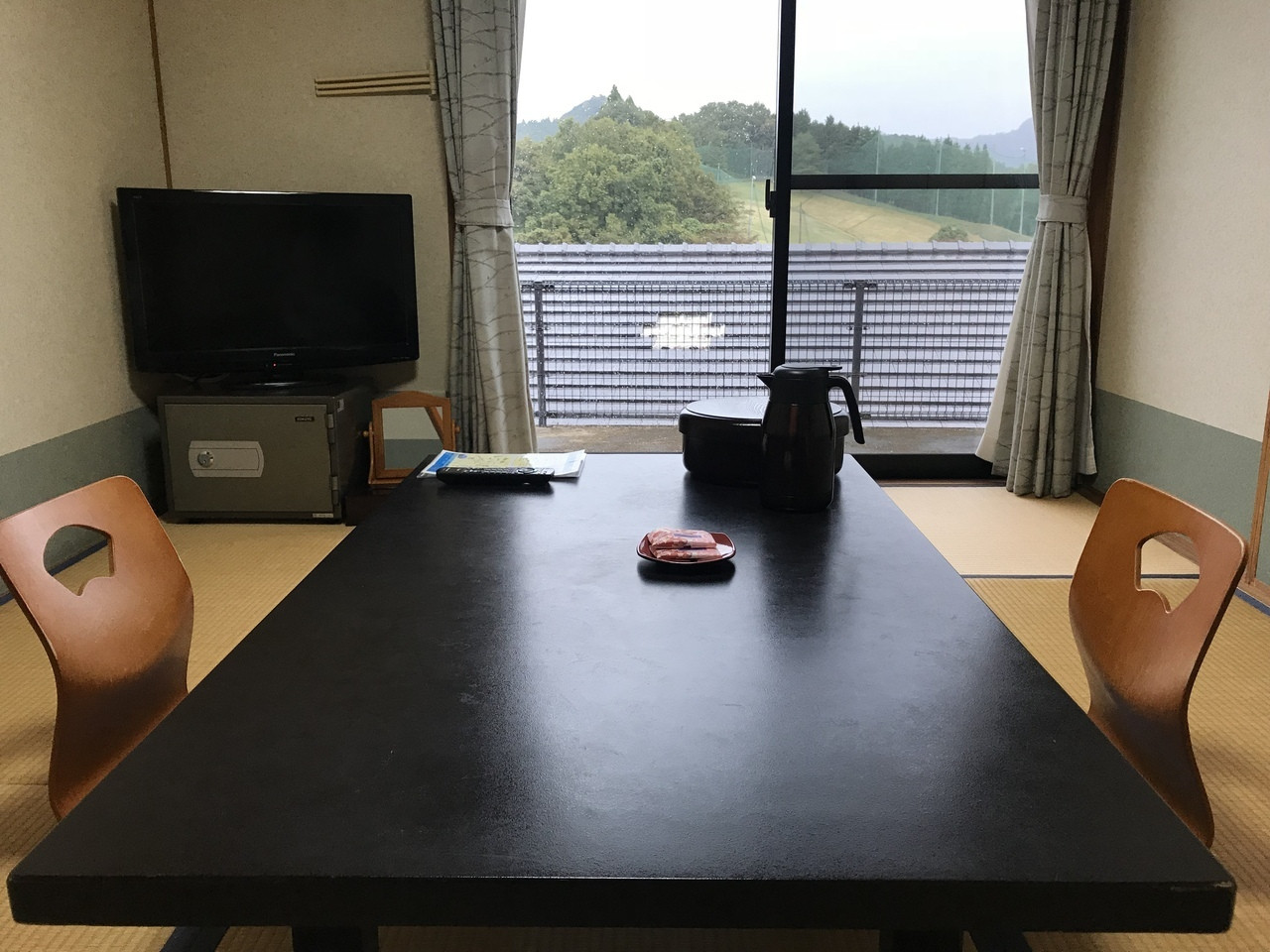 ふたりの時間を満喫するシンプルなお部屋4023251