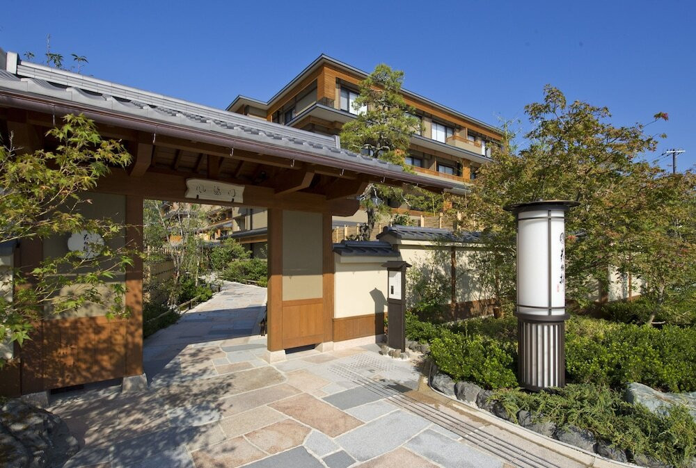 1.京都 嵐山温泉 花伝抄3438982