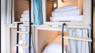 二段ベッドルーム (4ベッド, 共用バスルーム)