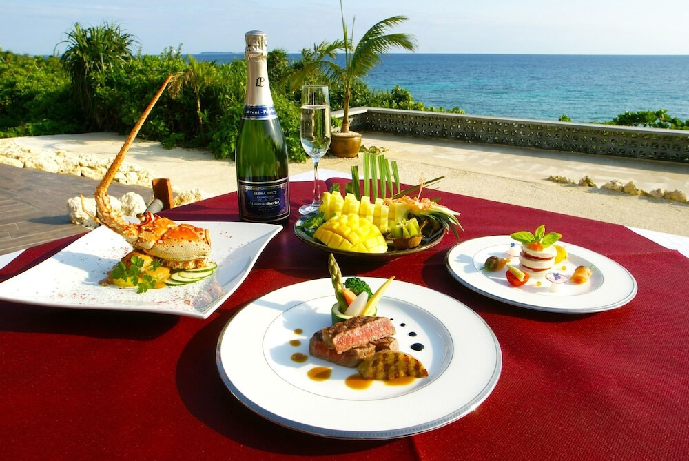 プライベートビーチが目の前に広がる。全6棟の沖縄風ヴィラ4066203