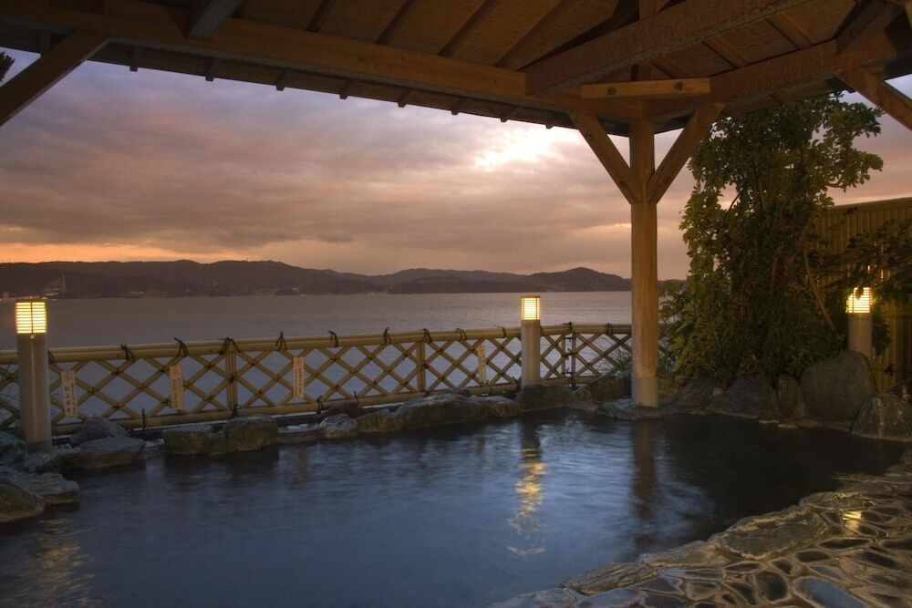 和歌の浦温泉 萬波 MANPA RESORT 日本スタイル4008131