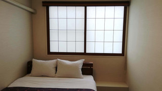 ダブルルーム　共用バスルーム