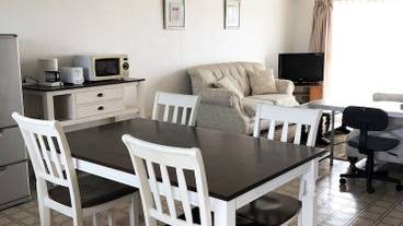 客室内のダイニングエリア / 7