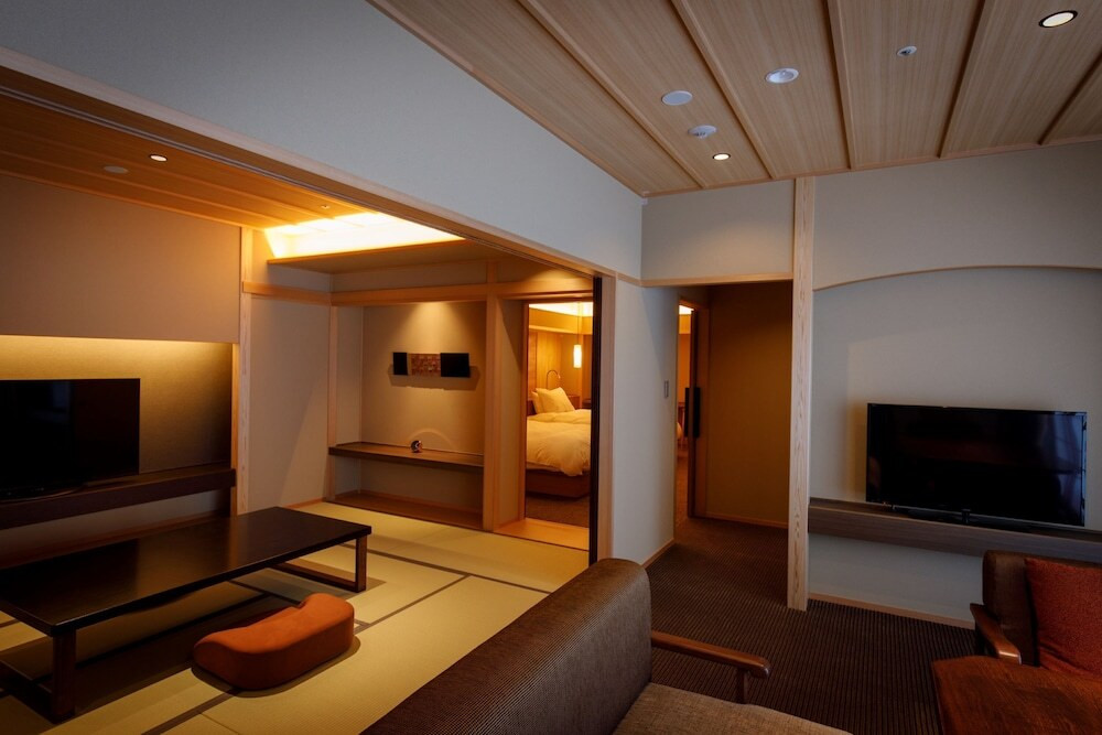 泊まれるのは大人だけ！グレース・ケリーも愛した老舗宿3521382