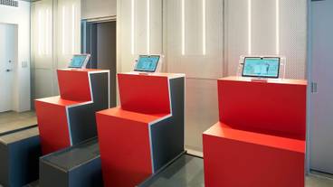 チェックイン / チェックアウト キオスク / 3