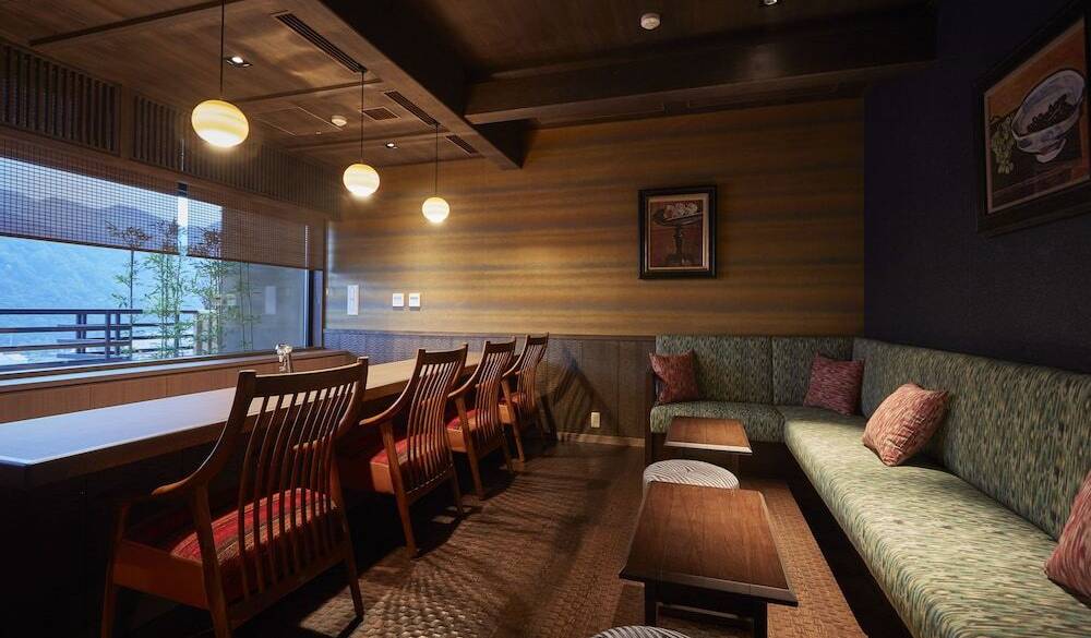 酒処「ないとばー 花蛍」 / 1