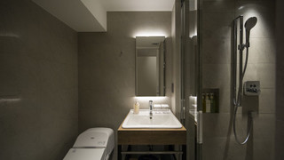 スタンダード ダブルルーム クイーンベッド 1 台 禁煙