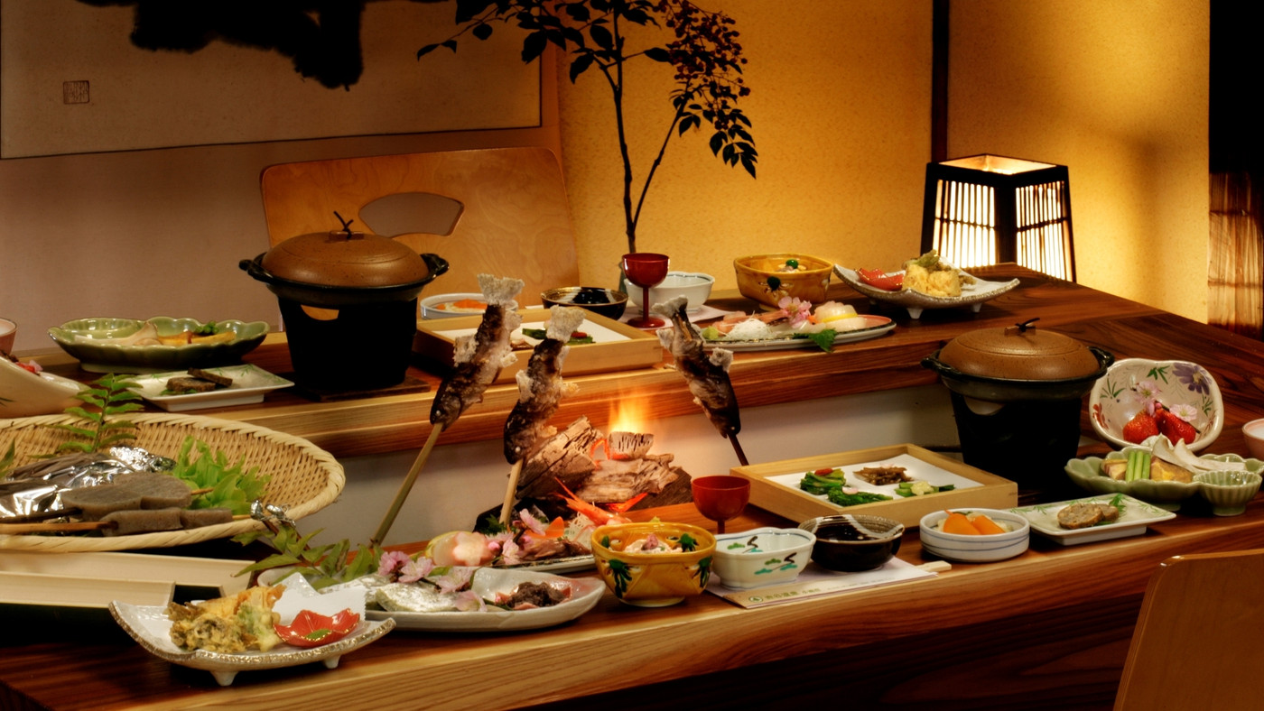 お宿自慢の囲炉裏料理に舌鼓！山里に佇む老舗旅館3351601