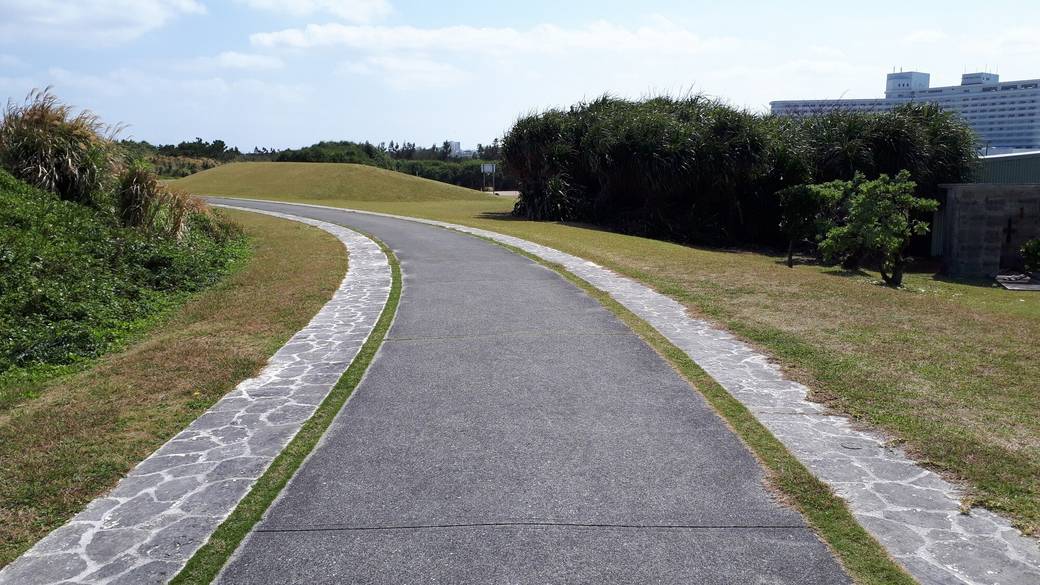「残波岬公園」の遊歩道 / 5