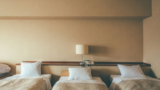 和洋室 ベッド3台+布団2枚 (禁煙)