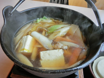「いちば亭」料理 56395 せんべい汁６８０円