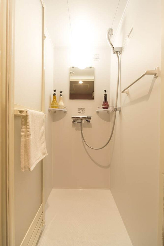 バスルームのシャワー