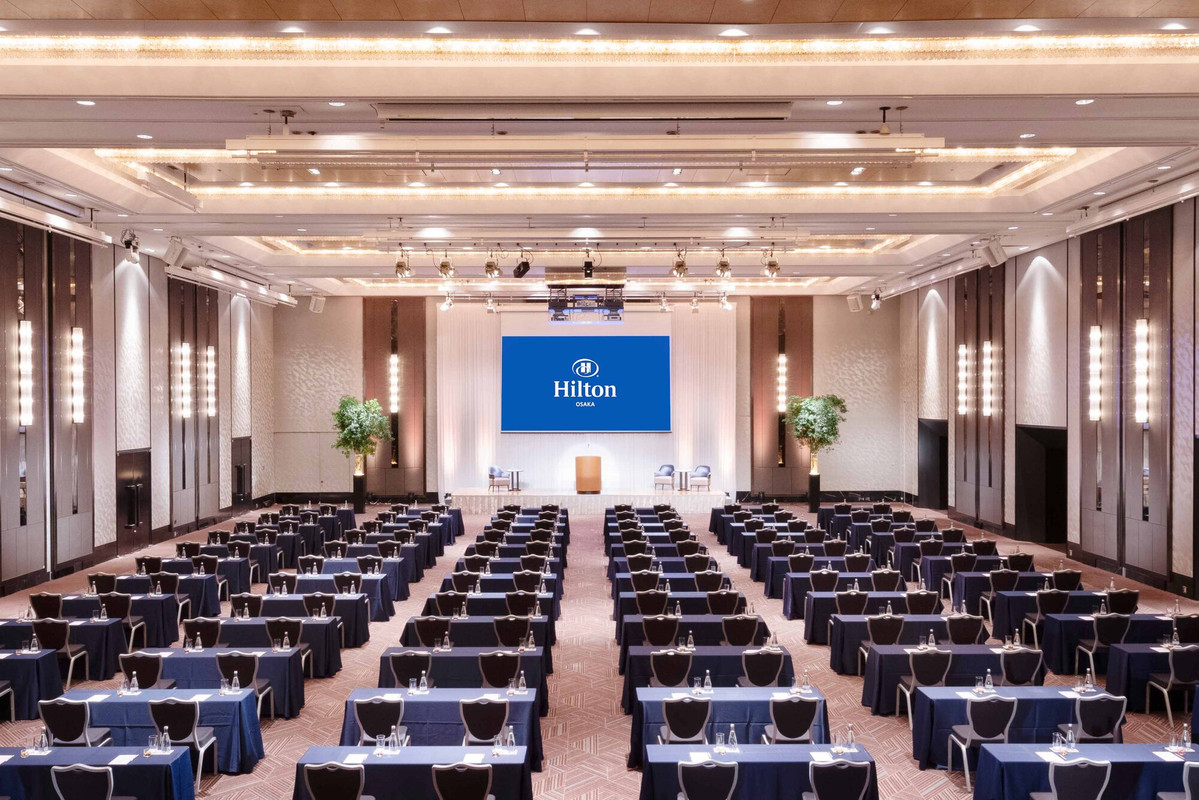 ボールルーム①