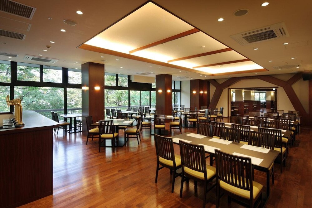 レストラン「ハーモニー」テーブル席