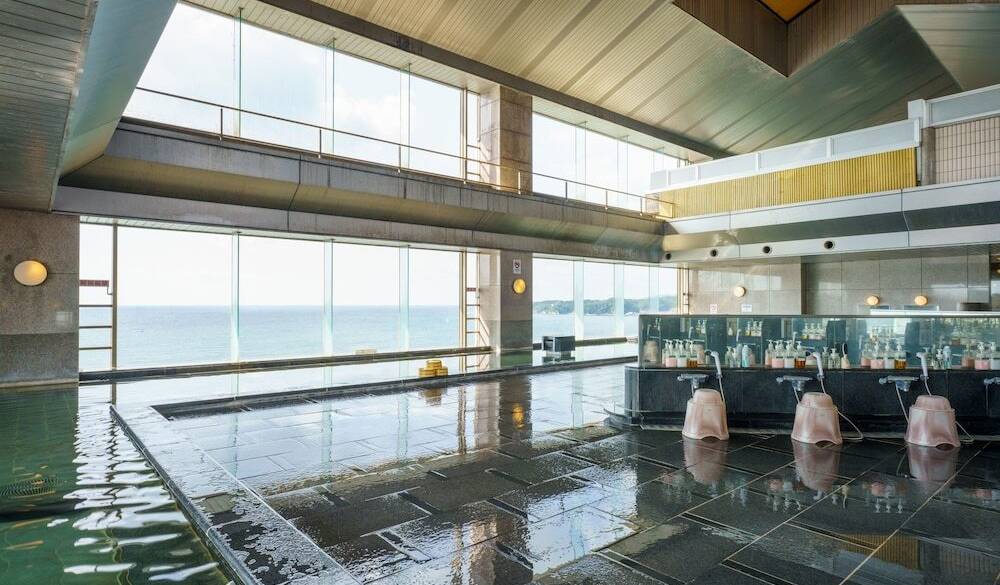 大浴場の洗い場スペース / 3